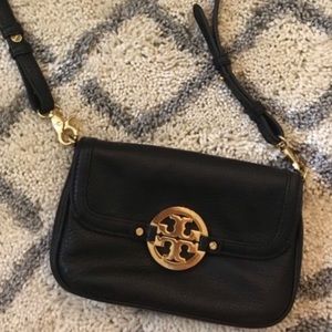 ❃FINAL SALE❃ Black Tory Burch Crossbody